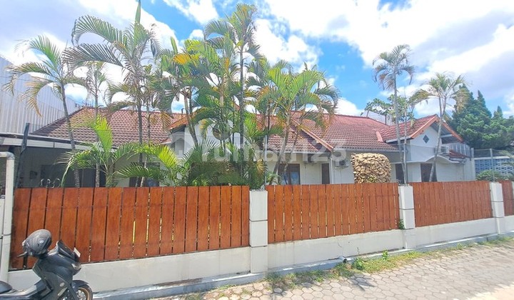 Rumah Mewah Full Furnished Hunian Elegan di Lokasi Strategis di Sariharjo Ngaglik, Sleman