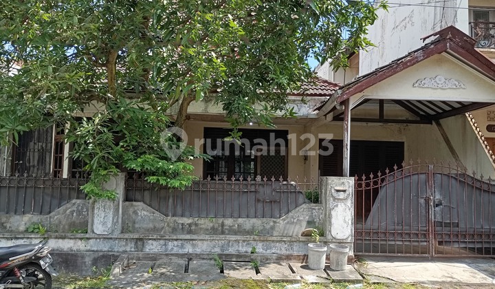Rumah Dalam Perum Griya Indah 2 Lokasi Dekat Mirota Godean