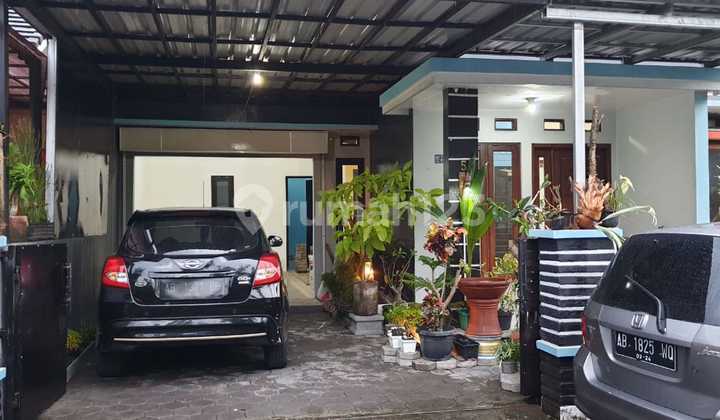 Ready-to-Occupy House in Manggala Asri 1 Housing Complex 2