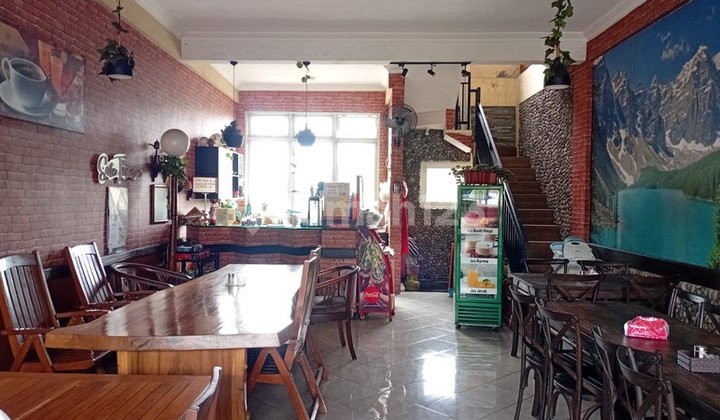 For Sale: Strategic 3-Story Shop House on Provincial Roadside Near City Square, North Magelang 2