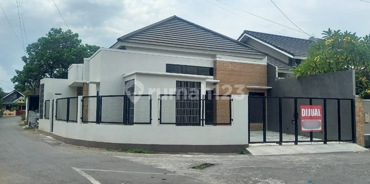 Rumah Baru Minimalis Strategis Dekat Jl. Raya Godean, di Sidokarto, Godean, Sleman