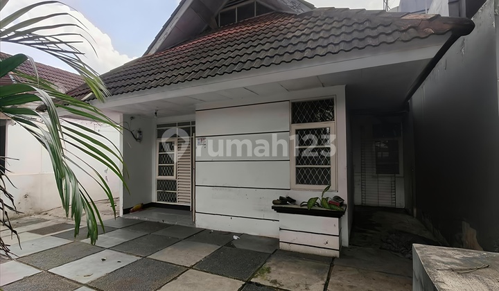 Rumah Luas Pinggir Jalan Griya Loka BSD City