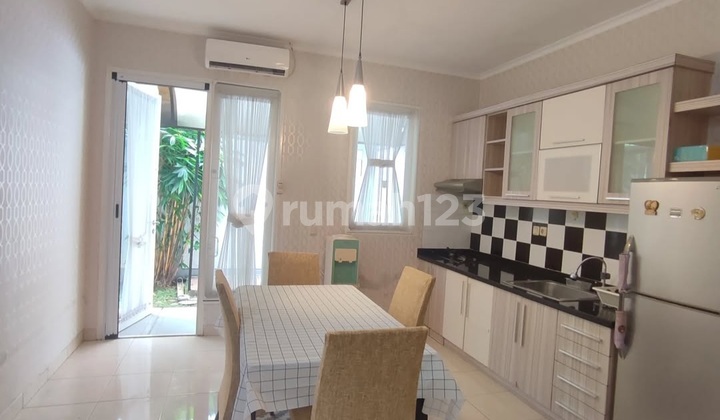 Rumah Manis Rapi Siaphuni Latinos Bsd City