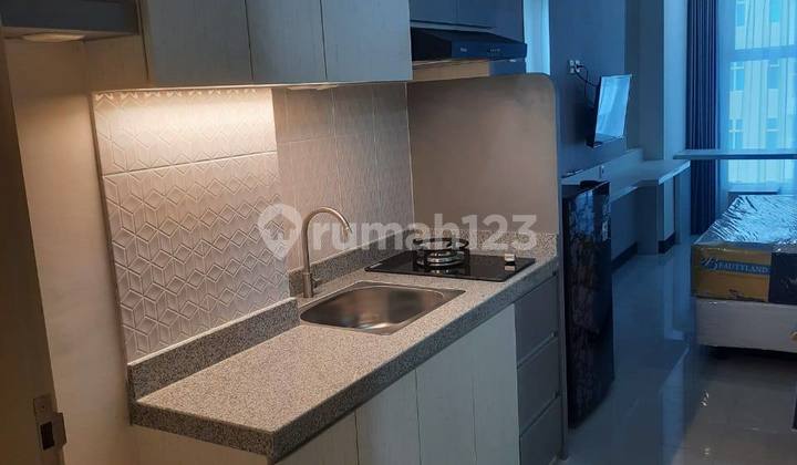 Lantai Rendah , Unit 1 BR Yg Luasan Besar Apartement Amor 1