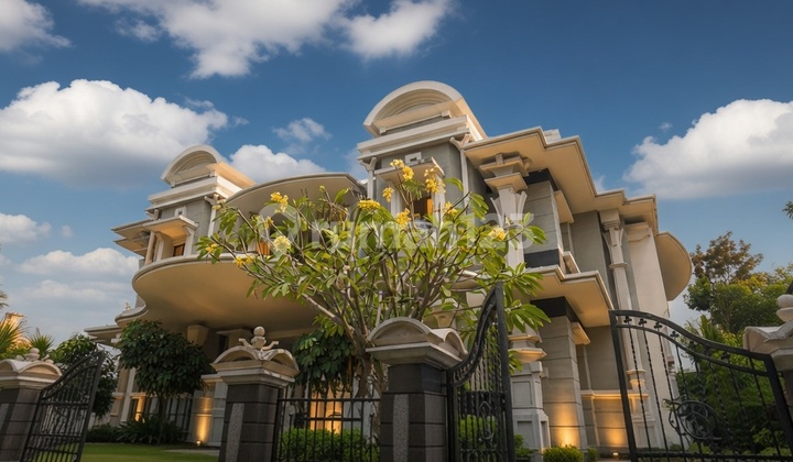 For Sale: Graha Family Luxury House in the Elite Area of West Surabaya