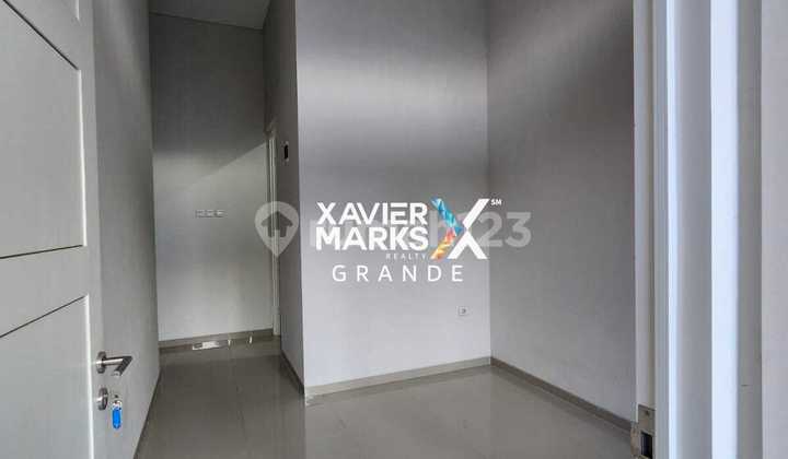 For Sale: House in the Elite and Comfortable Area of Istana Dieng, Malang 2