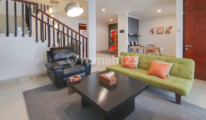 Rumah 3,5 Lantai Full Furnished Siap Huni di Setraduta