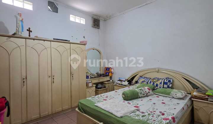 Rumah 2 Lantai Siap Huni Lokasi Strategis di Batununggal Permai 2