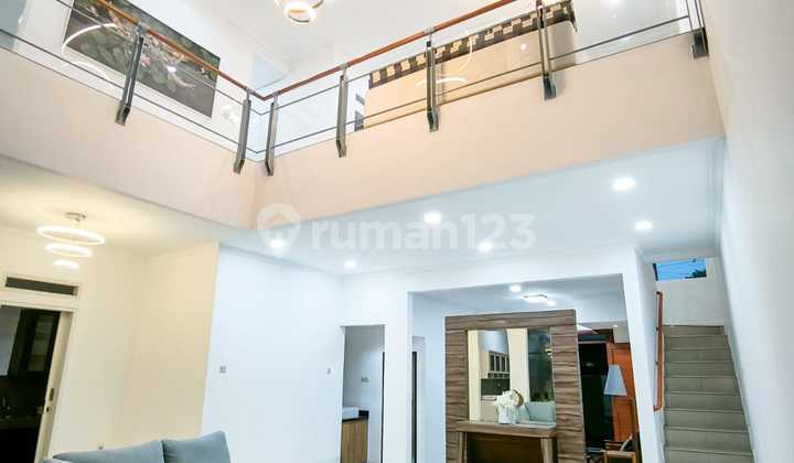 Rumah Mewah Bagus dan Luas 2 Lantai di Batununggal, Bandung