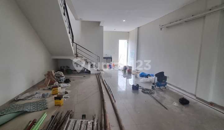 Ruko 3 Lantai Akses Strategis dan Luas Batununggal Indah Raya Ruko 3 Lantai Akses Strategis dan Luas Batununggal Indah Raya