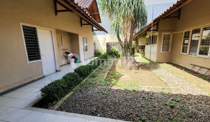 Large House Land Area in Sayap Ciumbuleuit, Bandung 2