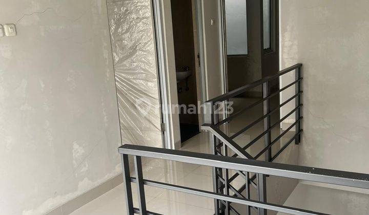 Di Jual Rumah Townhouse Strategis 3 Lantai di Kota Bandung 2