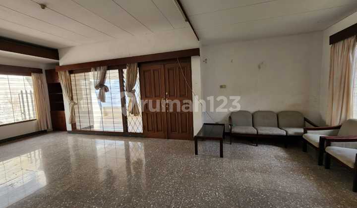 Rumah Luas Hitung Tanah di Sayap Ciumbuleuit Bandung Rumah Luas Hitung Tanah di Sayap Ciumbuleuit Bandung