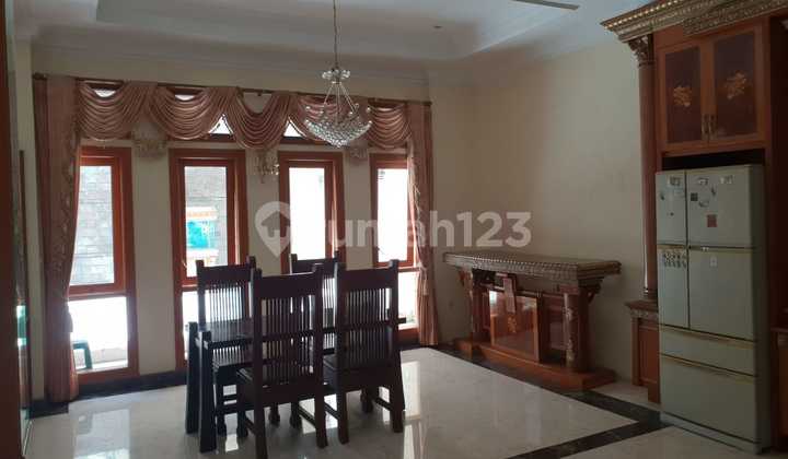 Rumah Mewah Semi Furnish di Kawasan Ekslusif Setraduta Dago