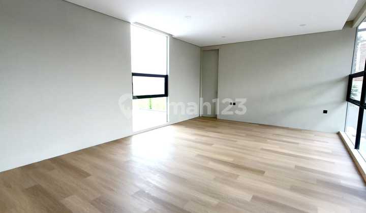 Rumah Lux Baru Semi Furnish di Setiabudi Regency