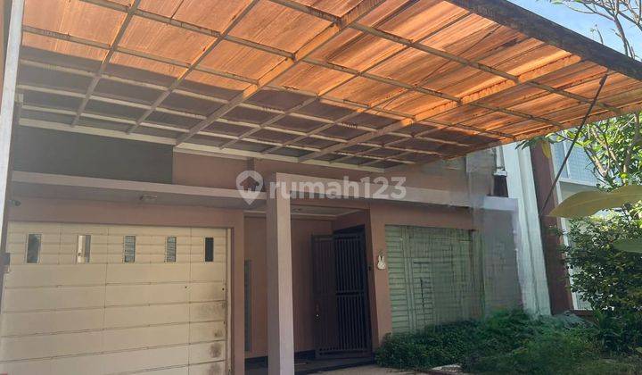 Jual Rumah Singgasana Terawat Dan Bagus Siap Huni di Bandung 1