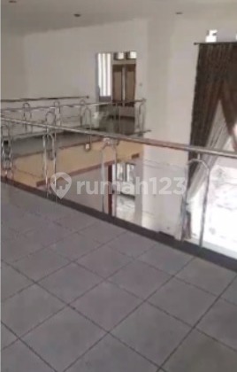 Modern and Well-Maintained 2-Storey House in Gandapura Sayap, Riau, Bandung 2
