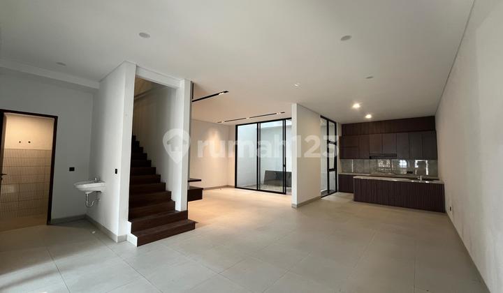 Rumah Baru Minimalis Modern Siap Huni di Setraduta Dago Bandung 2