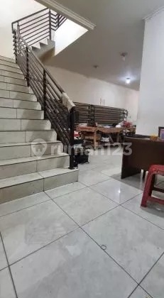 Rumah Luas Bisa Untuk Home Industri Di Taman Kopo Indah 3