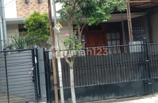 Rumah Strategis Semi Furnish Sayap Jalan Surapati Bandung 1