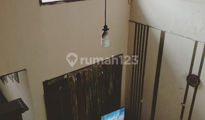 Rumah 2 Lantai di Mainroad Komplek di Cibolerang 2