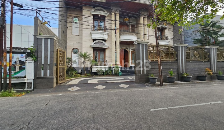 Rumah Mewah Eropa Classic Full Furnished Di Sayap Kiaracondong 2