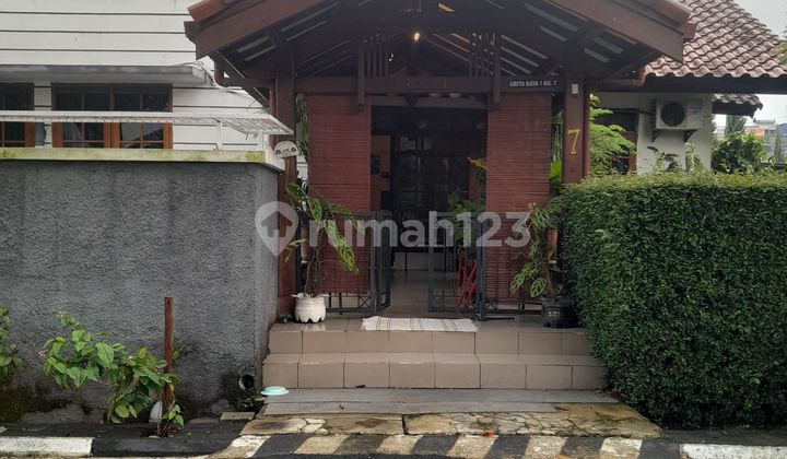 Harga Menarik ! Rumah Hook Lingkungan Nyaman di Pasteur Dekat Tol