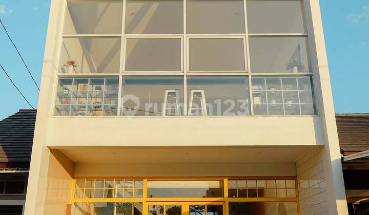 Rumah 3 Lantai Studio Foto Full Furnished Di Cisaranten Bandung Rumah 3 Lantai Studio Foto Full Furnished Di Cisaranten Bandung