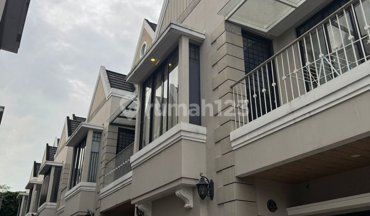 Millennial Luxury 3-Story House in Setra Duta Near Pasteur Toll Road 2