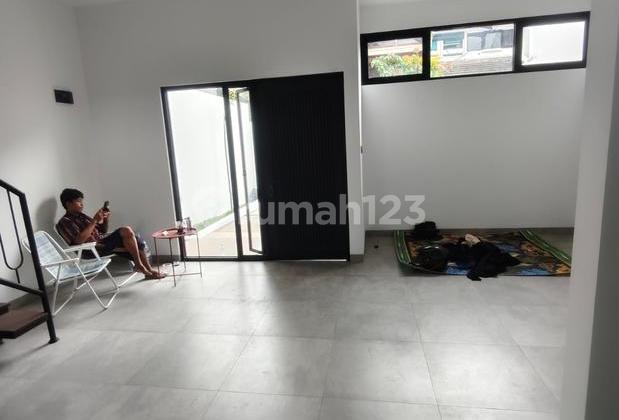 Rumah Baru Desain Modern Tropis Siap Huni di Antapani 2