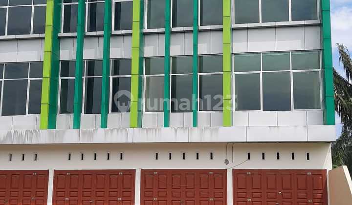 Exclusive 3-Story Shophouse in Strategic Location Batang Kuis 1
