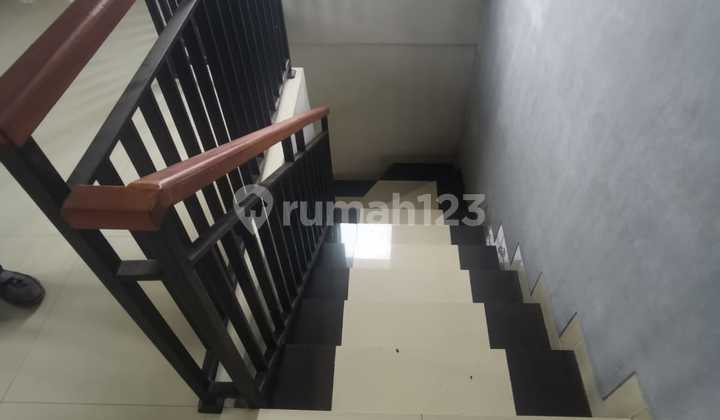 Rumah 2 Lantai Siap Huni di Perumahan Mutiara Gading Riviera 2