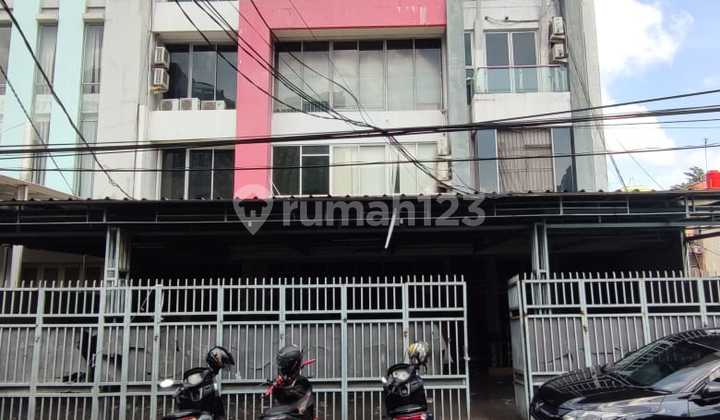 Affordable Shop House in Karet Semanggi, South Jakarta Affordable Shop House in Karet Semanggi, South Jakarta