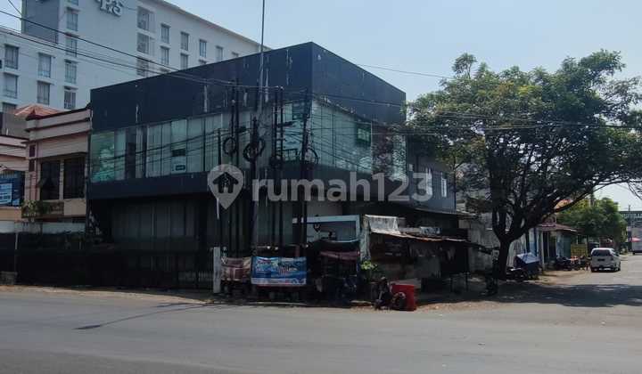 Gedung Depan Stasiun Pekalongan Jl Gajah Mada Gedung Depan Stasiun Pekalongan Jl Gajah Mada