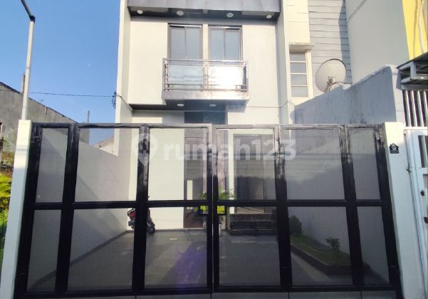 New 2-Story Modern Minimalist House in Lebak Jaya, Strategically Located Near Kenjeran Road