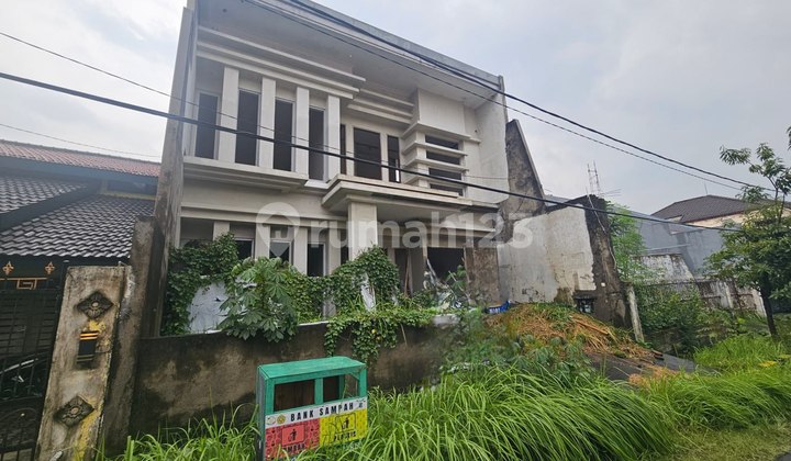 In Progress, 2-Story House in Rungkut Asri, South Surabaya, Strategic Location 2