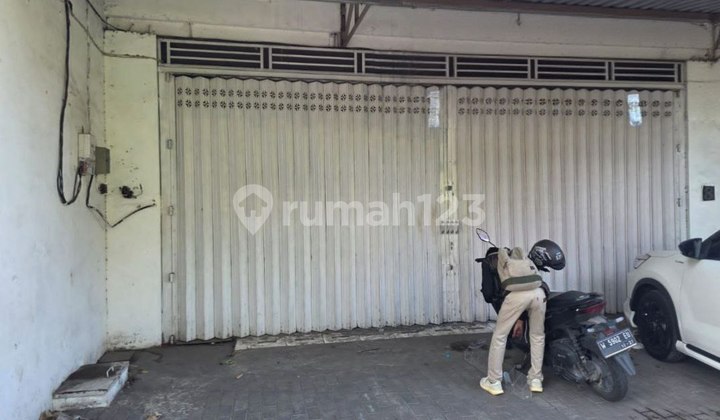 Ruko 1,5 Lantai Nol Jalan Raya Wiyung, Surabaya Barat, Strategis Area Komersial & Sangat Ramai Cocok untuk Segala Usaha