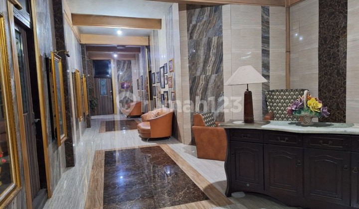 Gedung 4,5 Lantai Ex. Tempat Fitness & Pertemuan Nol Jalan Raya Manyar Gedung 4,5 Lantai Ex. Tempat Fitness & Pertemuan Nol Jalan Raya Manyar