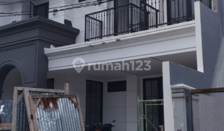 Rumah Baru Dharmahusada Mas Model American Classic, Strategis 1