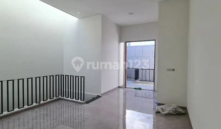 Rumah Baru Manyar Kertoadi, Surabaya Timur, Row 3 Mobil 2