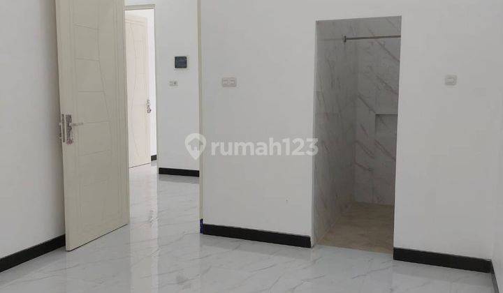 Rumah Baru Mulyosari Utara, Surabaya Timur, Strategis 2