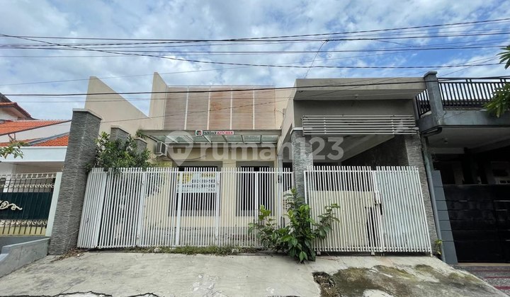 Rumah Darmo Permai Selatan, Surabaya Barat, Strategis 1