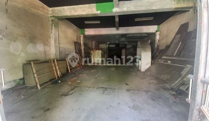 2-Story Shophouse at Ground Level on Kertajaya Main Road, Strategic Near City Center 1