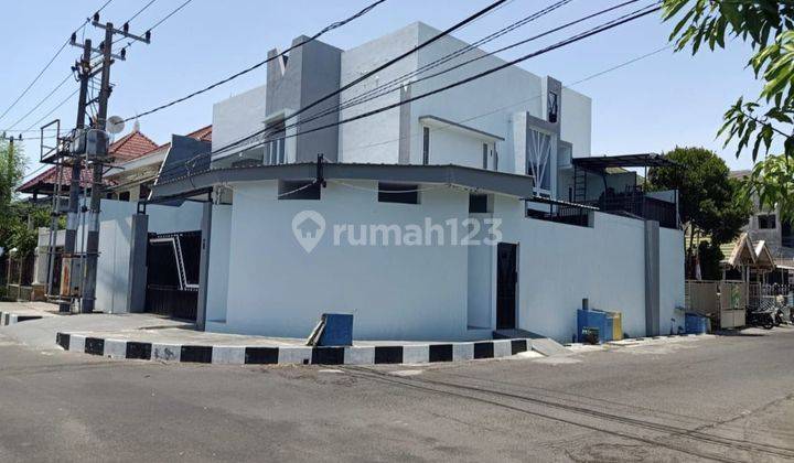 Rumah Hook Nginden Intan Timur, Surabaya Timur, Row 4 Mobil 2