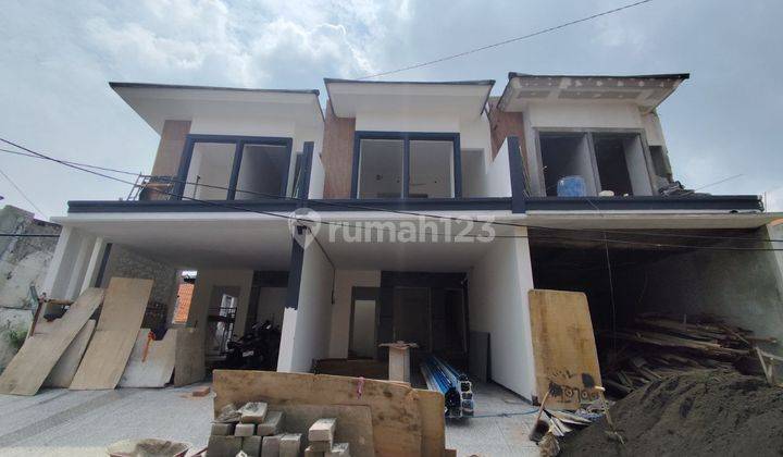 Rumah Baru 2 Lantai Ketintang Madya, Surabaya Selatan, Strategis 1