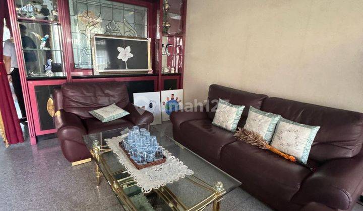 Rumah Graha Famili, Surabaya Barat, Terawat, Semi Furnished 2