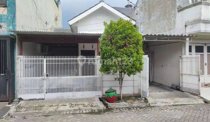 Rumah Deltasari Baru Cluster Delta Pelangi 2, Sidoarjo Carport 2 1