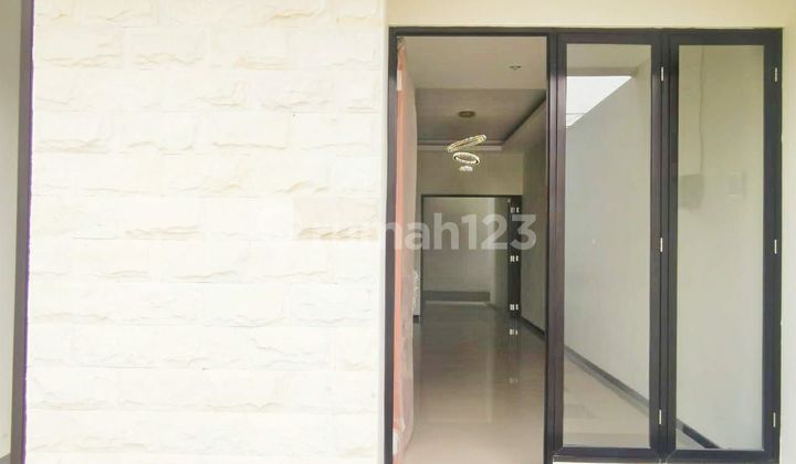 Minimalist New House in Semampir Tengah, East Surabaya, Ready to Occupy, Strategically Located Near Merr Main Road Minimalist New House in Semampir Tengah, East Surabaya, Ready to Occupy, Strategically Located Near Merr Main Road