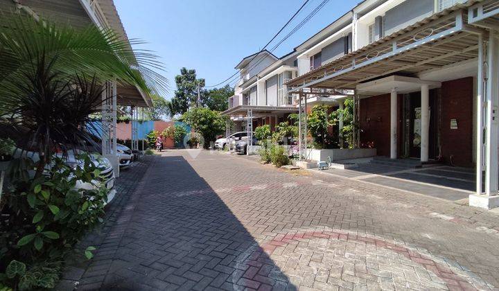 Rumah 2 Lantai Jambangan Town House, Dekat Masjid Agung 2