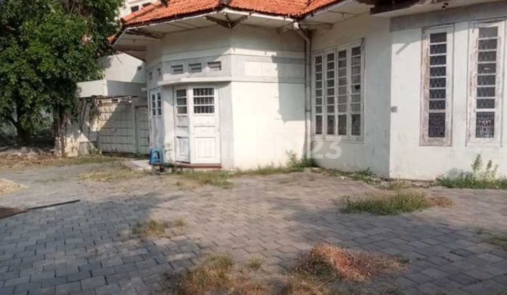 Rumah Raya Diponegoro, Hadap Selatan 1